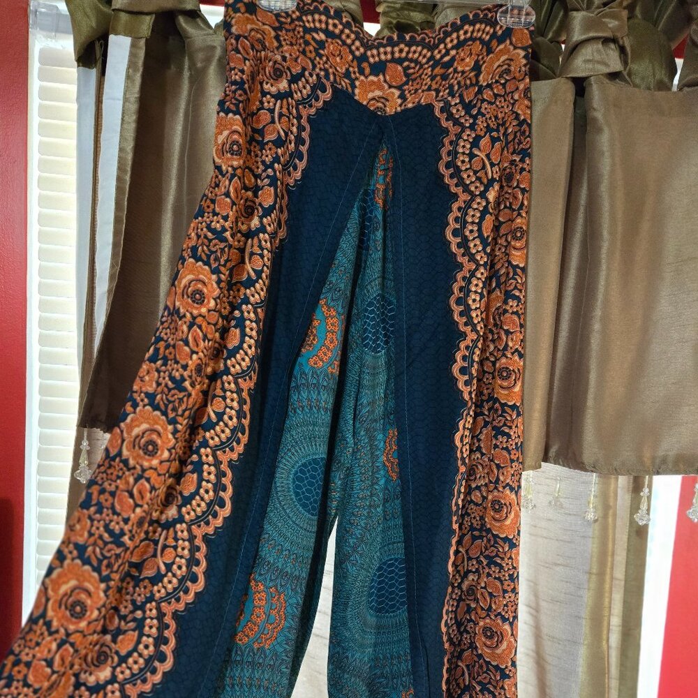 BOHO CHIC FLARED PANTS SIZE MEDIUM